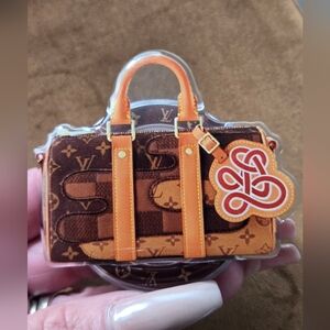 New LV Keepall Pop-Socket